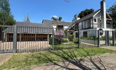 Excelente Casa Céntrica en Chiclana y Uruguay