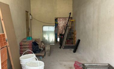 Alquiler de Galpón/Local de 300M²  en Ramos Mejia  en Buen Estado