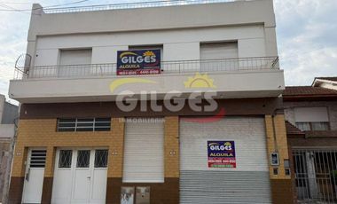 Alquiler de Galpón/Local de 300M²  en Ramos Mejia  en Buen Estado