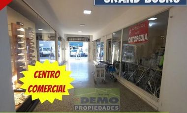 EXCELENTE EDIFICIO COMERCIAL EN GRAND BOURG