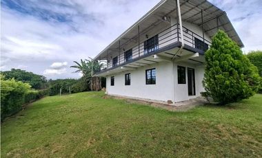 CASA CAMPESTRE EN RENTA