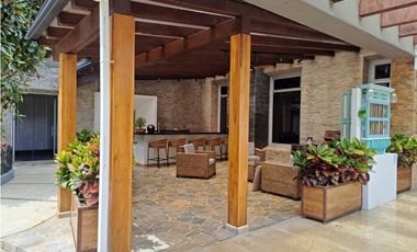 ESPECTACULAR CASA EN LOS BALSOS