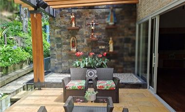 ESPECTACULAR CASA EN LOS BALSOS