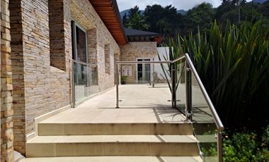 ESPECTACULAR CASA EN LOS BALSOS