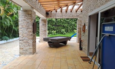 ESPECTACULAR CASA EN LOS BALSOS