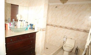 Casa de oportunidad en barrio Jardín 005