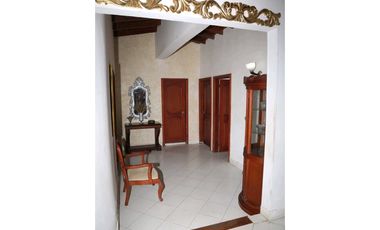 Casa de oportunidad en barrio Jardín 005