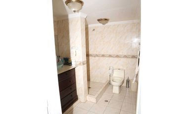 Casa de oportunidad en barrio Jardín 005