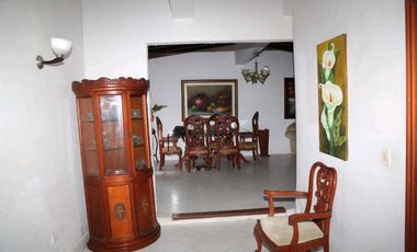 Casa de oportunidad en barrio Jardín 005