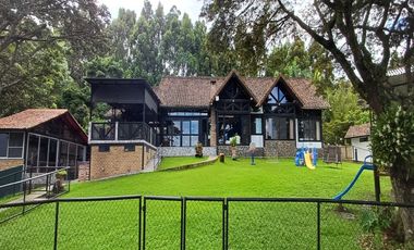 Vendo casa finca de lujo en Dapa, vive cerca a Cali, vista panoramica al valle