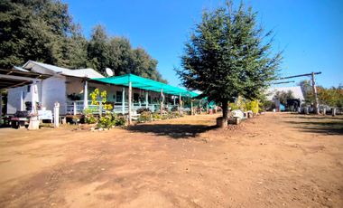 casa con cabaña y buen terreno en Parral