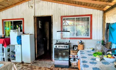 casa con cabaña y buen terreno en Parral