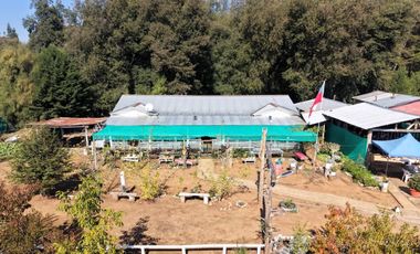 casa con cabaña y buen terreno en Parral