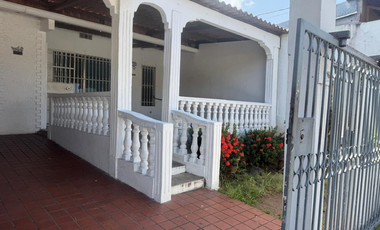 ALTOS DE CERRO VIENTO / 200M / 3 HABITACIONES / 2 TERRAZAS TECHADAS