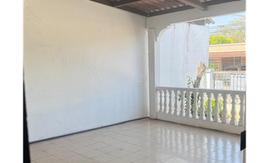 SE VENDE CASA EN ALTOS DE CERRO VIENTO CON 3 HABITACIONES Y 2 TERRAZAS