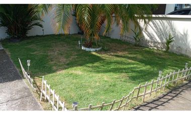 SE VENDE CASA EN ARBOLEDAS LOS OLIVOS CON 4 HABITACIONES Y TERRAZA MY