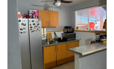 SE VENDE CASA EN ARBOLEDAS LOS OLIVOS CON 4 HABITACIONES Y TERRAZA MY