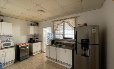 BRISAS DEL GOLF / 262M / 3 HABITACION / 2 PARKING / TERRAZA / JARDIN