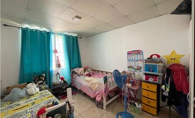 SE VENDE CASA EN BRISAS DEL GOLF DE 262M CON 3 HABITACIONES Y TERRAZA