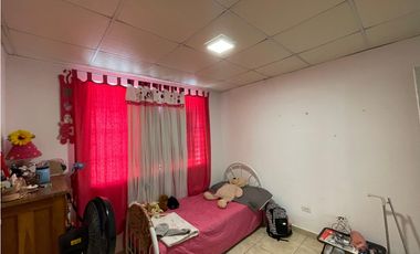 SE VENDE CASA EN BRISAS DEL GOLF DE 262M CON 3 HABITACIONES Y TERRAZA