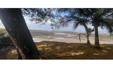 VENDO CASA FRENTE AL MAR 960MTS