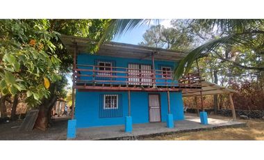 VENDO CASA FRENTE AL MAR 960MTS