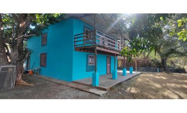 VENDO CASA FRENTE AL MAR 960MTS