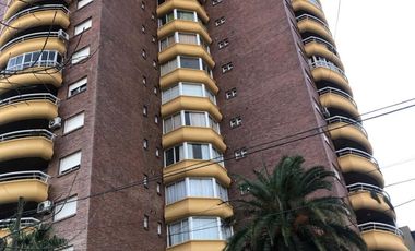 Alq Depto 3 amb con cochera y baulera en EDIF. BARCELONA III