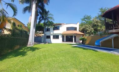 Casa en Fraccionamiento en Burgos Temixco - LLR-177-Fr