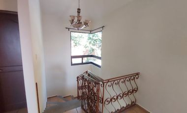 Casa en Fraccionamiento en Burgos Temixco - LLR-177-Fr