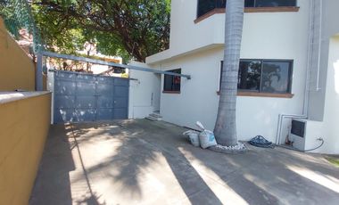 Casa en Fraccionamiento en Burgos Temixco - LLR-177-Fr