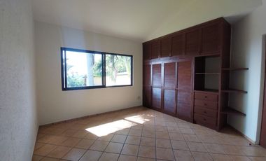 Casa en Fraccionamiento en Burgos Temixco - LLR-177-Fr