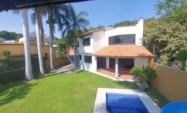 Casa en Fraccionamiento en Burgos Temixco - LLR-177-Fr