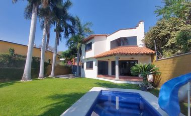 Casa en Fraccionamiento en Burgos Temixco - LLR-177-Fr