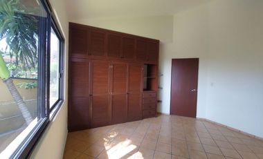 Casa en Fraccionamiento en Burgos Temixco - LLR-177-Fr