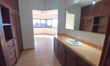 Casa en Fraccionamiento en Burgos Temixco - LLR-177-Fr