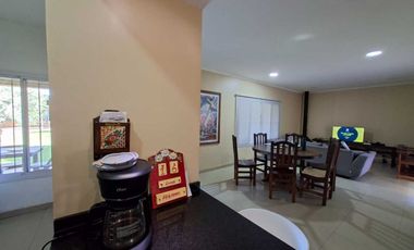 CASA B° HUAZIUL. 3 HABITACIONES.3 BAÑOS. RIVADAVIA