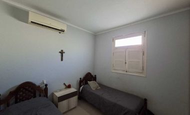 CASA B° HUAZIUL. 3 HABITACIONES.3 BAÑOS. RIVADAVIA