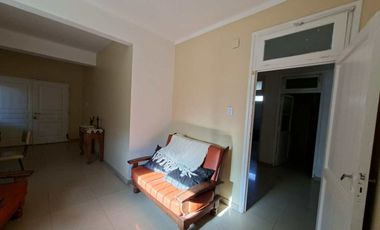CASA B° HUAZIUL. 3 HABITACIONES.3 BAÑOS. RIVADAVIA