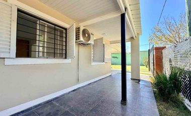 CASA + 2 LOCALES EN ESQUINA EN FUNES – OPORTUNIDAD