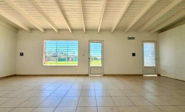 CASA + 2 LOCALES EN ESQUINA EN FUNES – OPORTUNIDAD