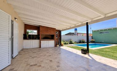 CASA + 2 LOCALES EN ESQUINA EN FUNES – OPORTUNIDAD