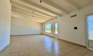 CASA + 2 LOCALES EN ESQUINA EN FUNES – OPORTUNIDAD
