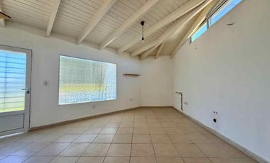 CASA + 2 LOCALES EN ESQUINA EN FUNES – OPORTUNIDAD