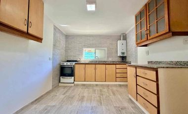 CASA + 2 LOCALES EN ESQUINA EN FUNES – OPORTUNIDAD