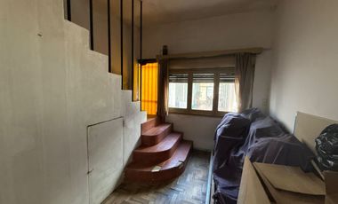 CASA EN VENTA 4 AMB C/GARAGE - MORON