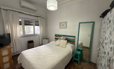 CASA EN VENTA 4 AMB C/GARAGE - MORON