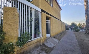 Casa en Venta en HERMOSA CASA DE ESQUINA, GRANDES ESPACIOS PARA GRANDES PROYECTOS