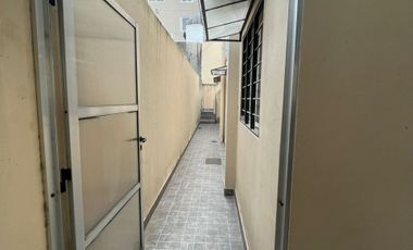 Casa familiar con patio y terraza amplia
