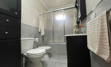 Casa familiar con patio y terraza amplia